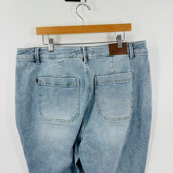 Judy Blue Women’s 20W Drawstring Waist Relaxed Tapered Jeans Light Wash‎ Denim - Picture 9 of 12